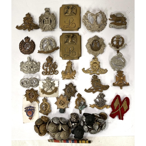 278 - A good selection of various regimental military badges