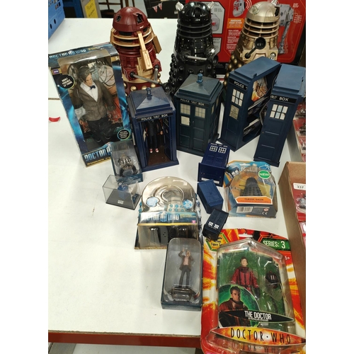 339 - DOCTOR WHO: Dr Who figures in original packaging, 3 large Darleks, various Tardis models etc