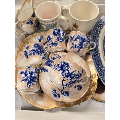 472A - A Doulton blue and gilt part coffee set, approx. 13pc and other decorative china and glassware