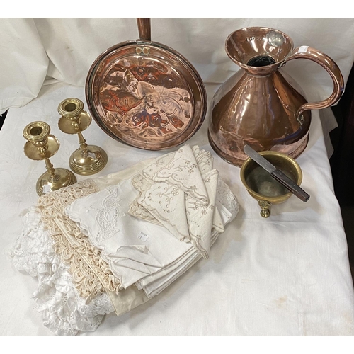 61 - A 19th century copper beer jug, one gallon: a copper warming pan; a selection of lace and other line... 