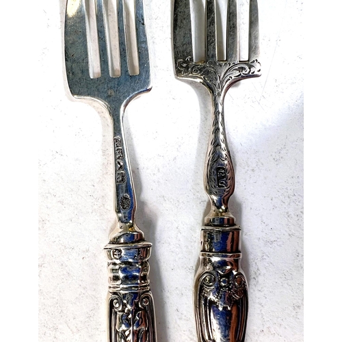 642 - A set of 5 hallmarked silver pastry forks, Sheffield 1924; a set of 6 hallmarked silver rat tail cof... 