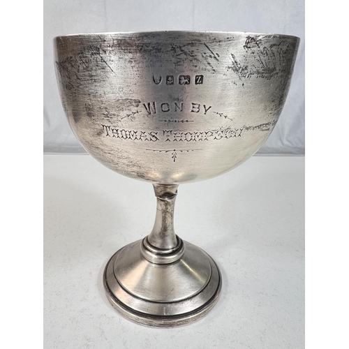 679 - A hallmarked silver trophy cup, 'Neatest and Cleanest Draft Horse' The Crown Brewing Company, 1934, ... 