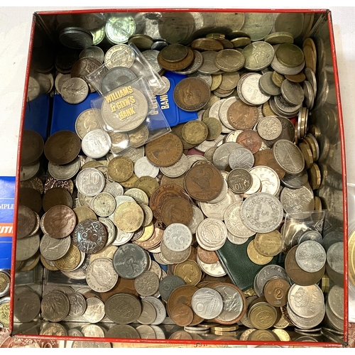 72 - A collection of vintage world and commonwealth coins and notes approx 3.5kg