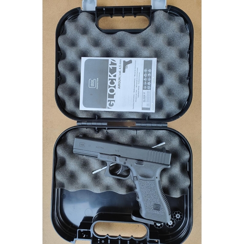 296 - A modern Glock 17 air pistol in case with instructions