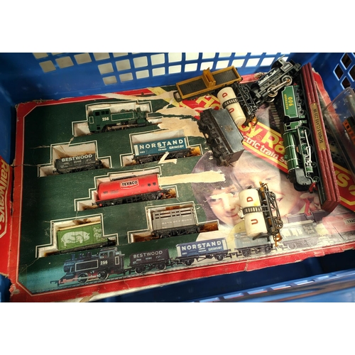 350 - A collection of models of 00-gauge and N-gauge train models, a Desktop locomotive boxed, Hornby etc