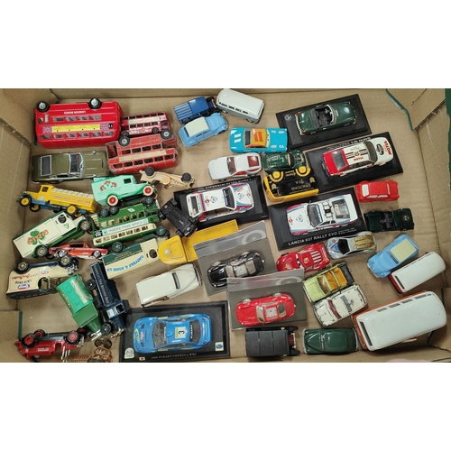 380 - A good selection of vintage and later die-cast vehicles inc. Matchbox, Hot-wheels etc