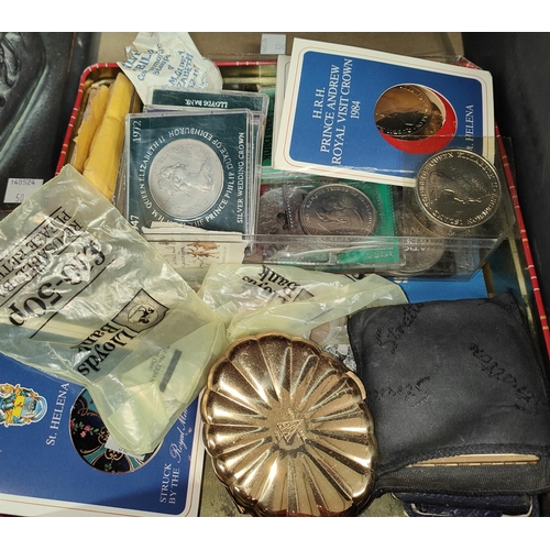 52 - A collection of commemorative and other coins, 4 compacts and a reproduction carriage clock