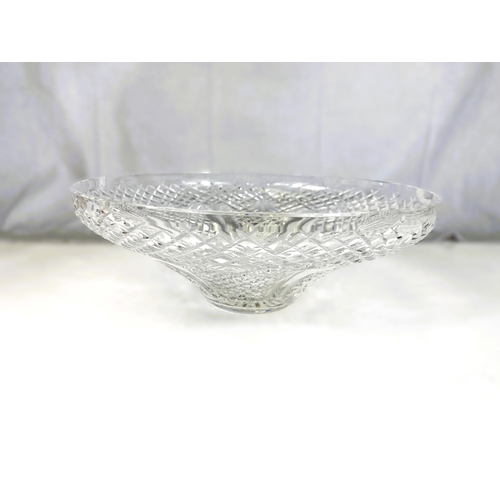 562 - A shallow Waterford style crystal fruit bowl