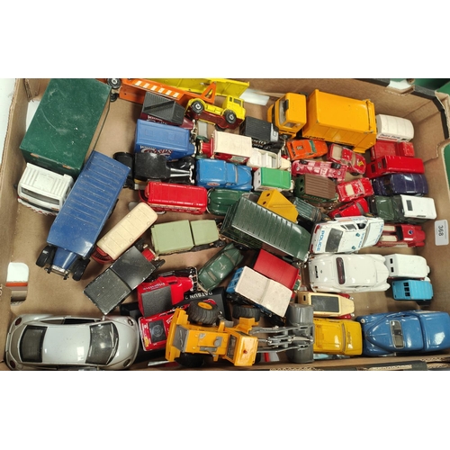 368 - A collection of loose Corgi,Dinky, Matchbox and other vehicles, some advertising