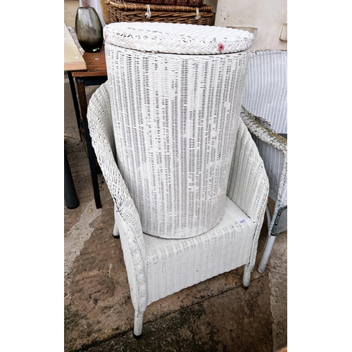 989 - A lloyd Loom chair and linen basket