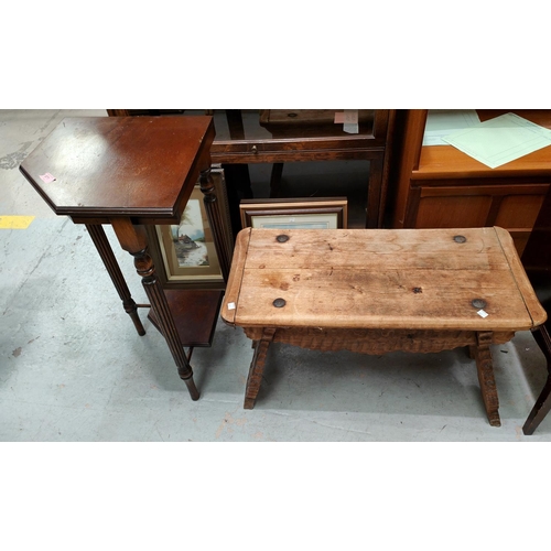 971 - A carved top occasional table/stool and a corner fitting occasional table.