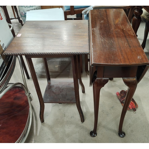 996 - A1920's oval mahogany drop leaf occasional table on cabriole legs; a square top mahogany 2 tier occa... 