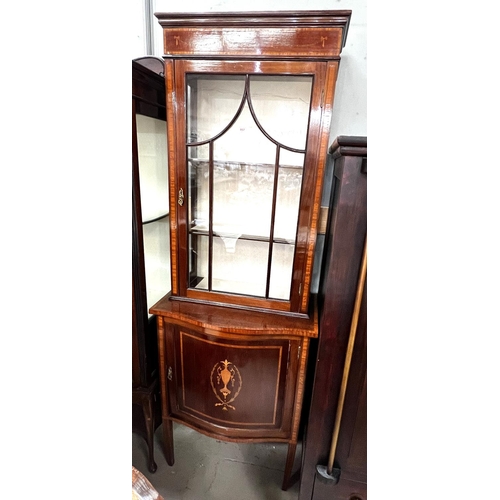 957 - A Sheraton style Edwardian period mahogany display cabinet of elegant narrow proportions, inlaid tro... 