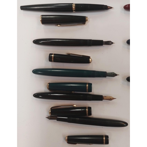 11 - A selection of 10 Parker fountain pens