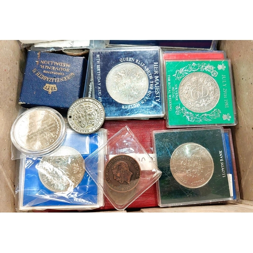 235 - A quantity of coins, banknotes, coin sets and crowns etc