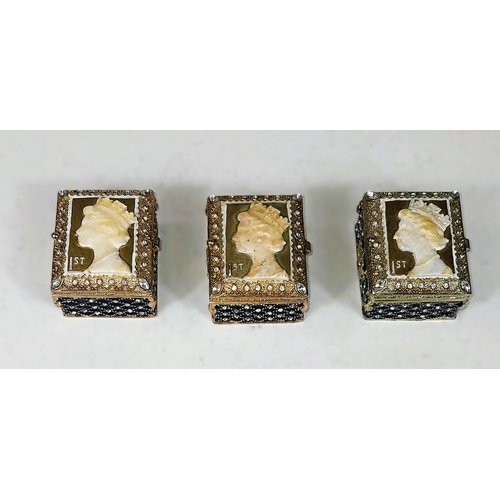 582 - Treasured Trinkets by Juliana: 13 small boxes in cream with Rhinestone decoration