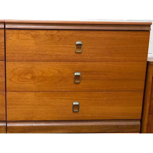 900 - A mid 20th century teak Meredith Avalona part bedroom suite comprising two small chests of drawers a... 