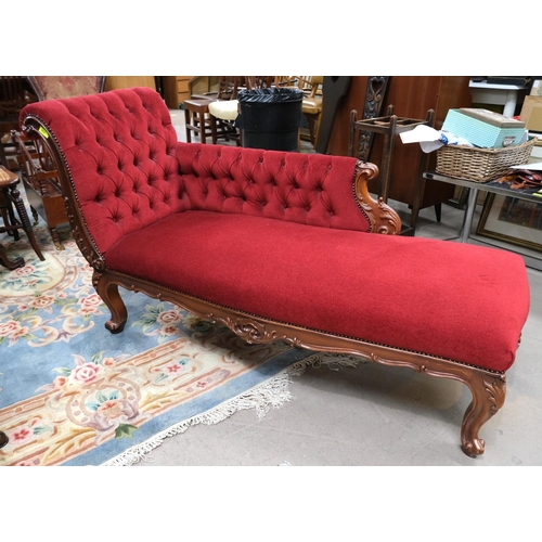 962 - A Victorian style chaise longue on cabriole legs, upholstered in red.