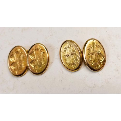 709 - A set of 15ct gold cufflinks, monogrammed, 4.6gms