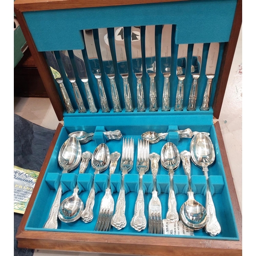 738 - 2 canteens of silver plated Kings pattern cutlery in fitted wood canteen boxes, other cutlery