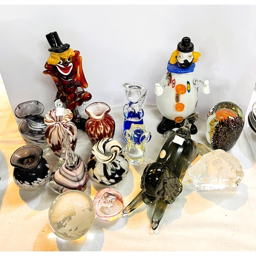 574 - A Murano Art Glass clown and another similar, a red and white mottled vase, 12cm and another similar... 