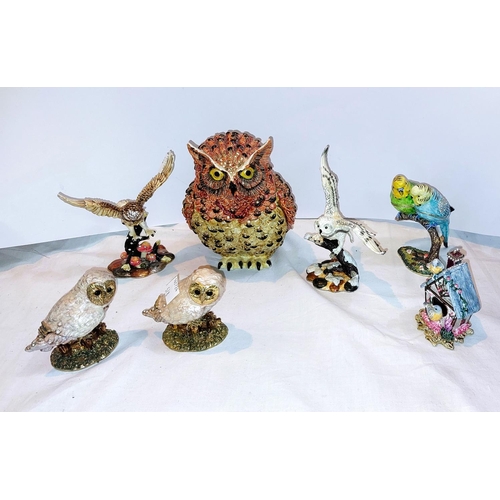 578 - Treasured Trinkets by Juliana: a large owl, ht. 12cm; smaller boxes including 4 owls, a pair of budg... 