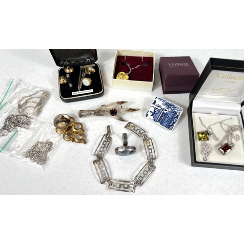 797 - A rabbit foot brooch and a selection of silver and white metal jewellery etc