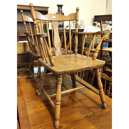 983 - A set of 8 (6+2) oak country style dining chairs with turned supports