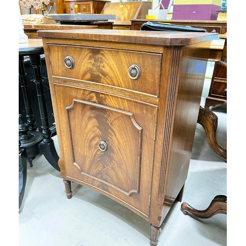 930 - A reproduction dwarf figured mahogany side cabinet by Bevan & Funnel