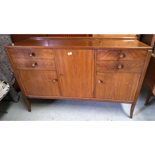 931 - A mid 20th Century Gordon Russell-style walnut sideboard with drawers and cupboards to each side, wi... 