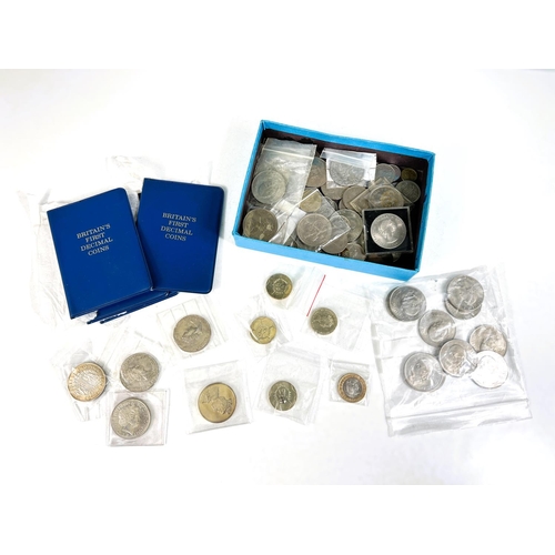 225 - A 1937 Crown, 4 £5 coins, 4 1996 £2 coins, another, a selection of crowns, decimal packs... 