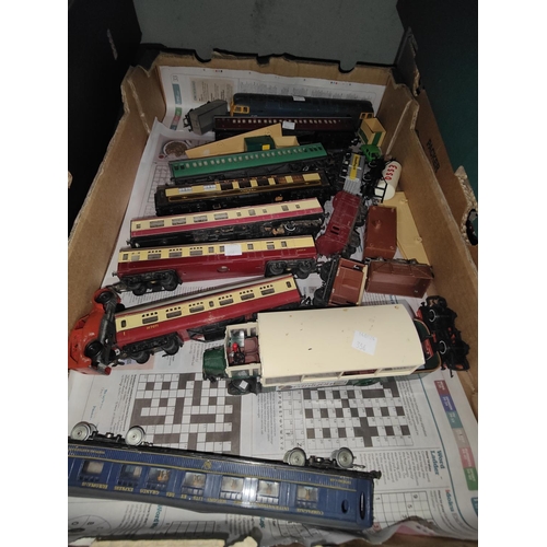 356 - 'OO' gauge railways stock and accessories - three trays.