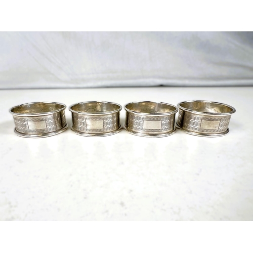 610 - A set of 4 silver napkin rings. Birmingham,1931, 34gms.