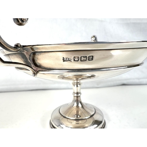 615 - A Silver two handled pedestal sweetmeat dish, Walker and Hall, Sheffield 1916 , 7.9oz 