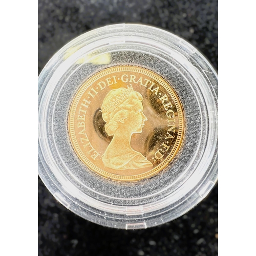 633 - A 1979 gold proof sovereign, cased.