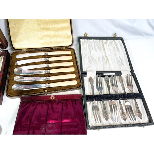 635 - A selection of boxed and loose silver plated cutlery