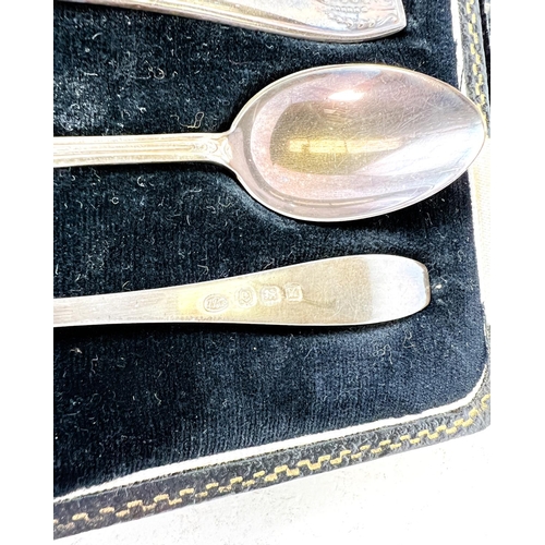 637 - A cased set of 6 hallmarked silver teaspoons, Birmingham 1936, 2.25oz; a turned hallmarked silver 3 ... 