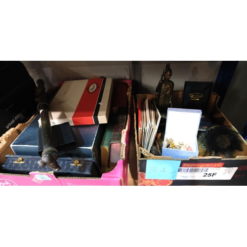 34 - An Art Deco cased set of spoons; a students microscope, vintage mini trump cards; other collectables... 