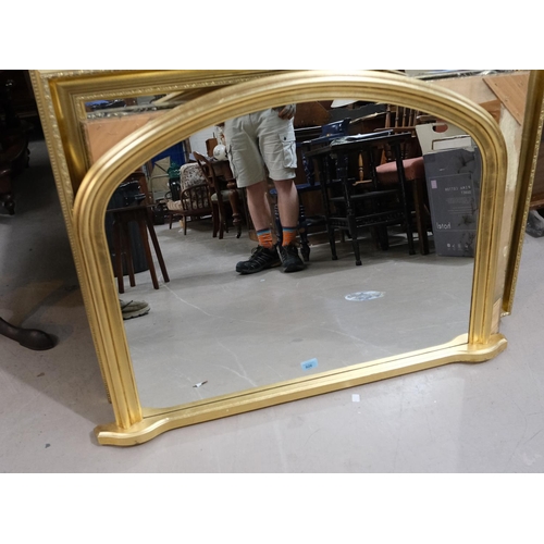 926 - A gilt framed arch top overmantel mirror 101x72cm; a silvered shell framed mirror with bevelled edge... 