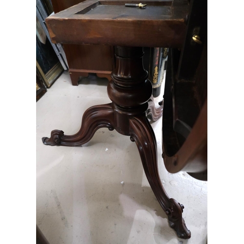 1026 - A mahogany tilt top circular dining table on tripod carved base, diameter 120cm, and five mahogany c... 