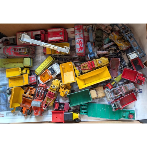 366 - A collection of various diecast vehicles, Matchbox etc