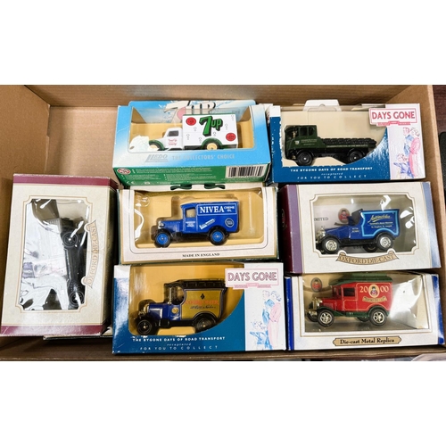 374 - A good collection of boxed 'Days Gone' and other diecast vehicles.