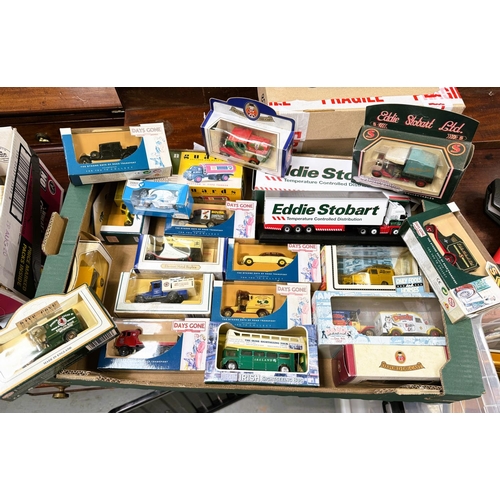 376 - A good collection of boxed 'Days Gone' and other diecast vehicles.