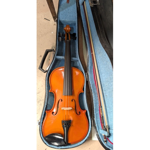 387 - A modern Adreas Zeller violin in hard case