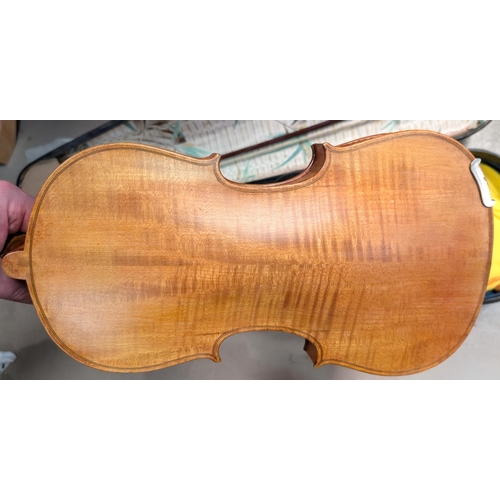 388 - A modern cased violin in good playable state with bow