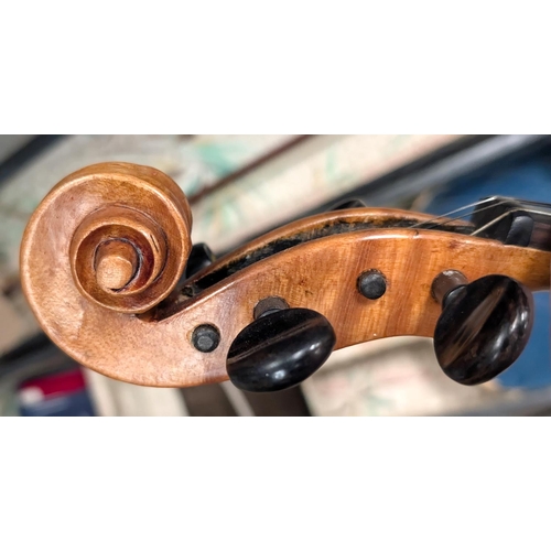 388 - A modern cased violin in good playable state with bow