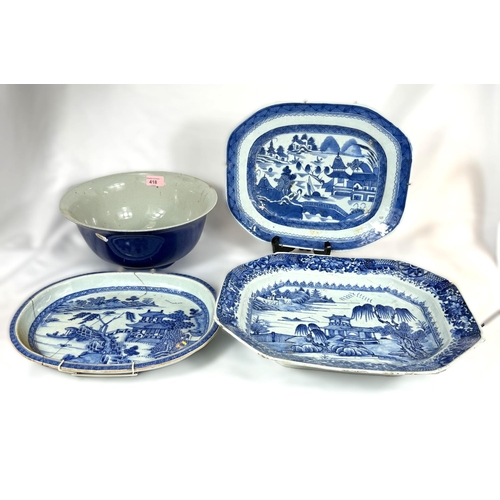 418 - A Chinese bowl with seal mark to base, diameter 29cm three blue and white Chinese meat platters