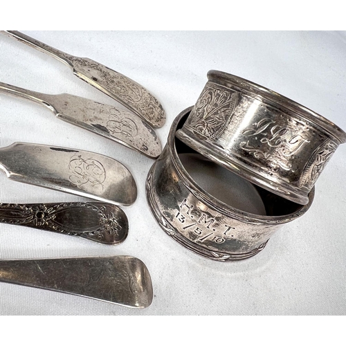 652 - A set of six hallmarked silver tea spoons, three larger hallmarked silver spoons, two other silver s... 