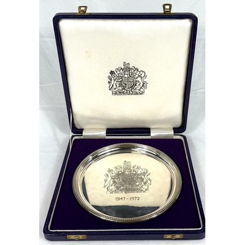 696 - An originally boxed Royal commemorative hallmarked silver salver, Royal Silver Wedding 1947-72, Birm... 