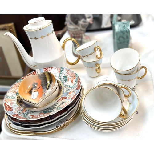 402 - A Best British Bone China Edifame tea service, white with gold trim, approx. 43 pieces; a pale blue,... 